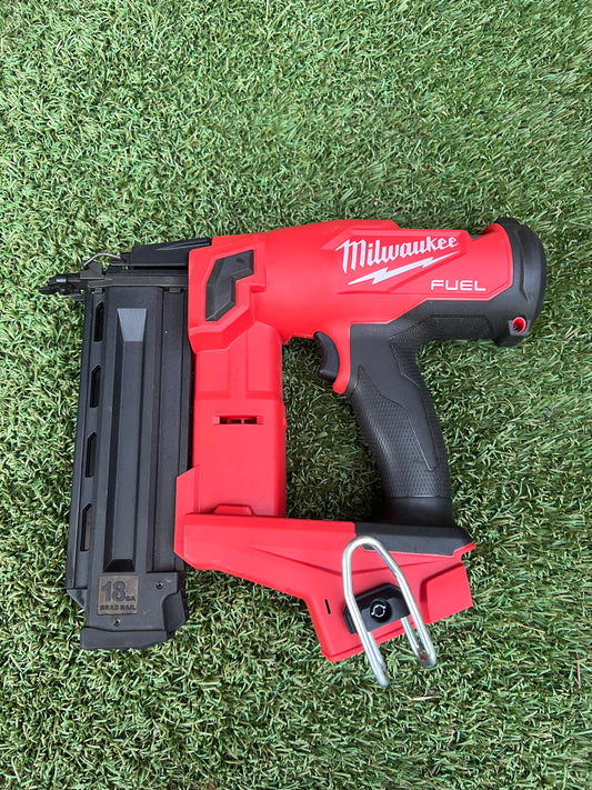 Milwaukee M18 FUEL 18-Volt Lithium-Ion Brushless Cordless Gen II 18-Gauge Brad Nailer (Tool-Only)