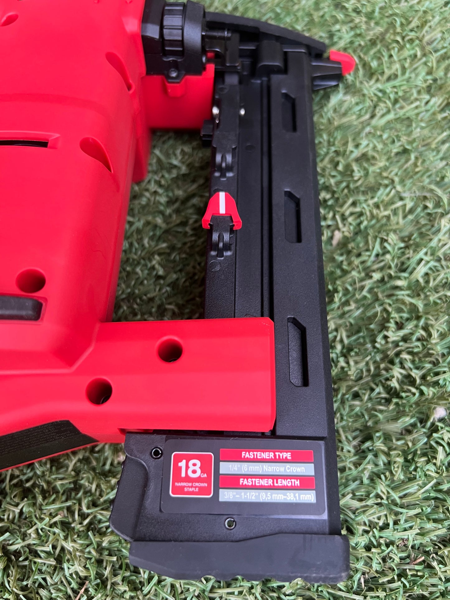 Milwaukee M18 FUEL 18-Volt Lithium-Ion Brushless Cordless 18-Gauge 1/4 in. Narrow Crown Stapler (Tool-Only)