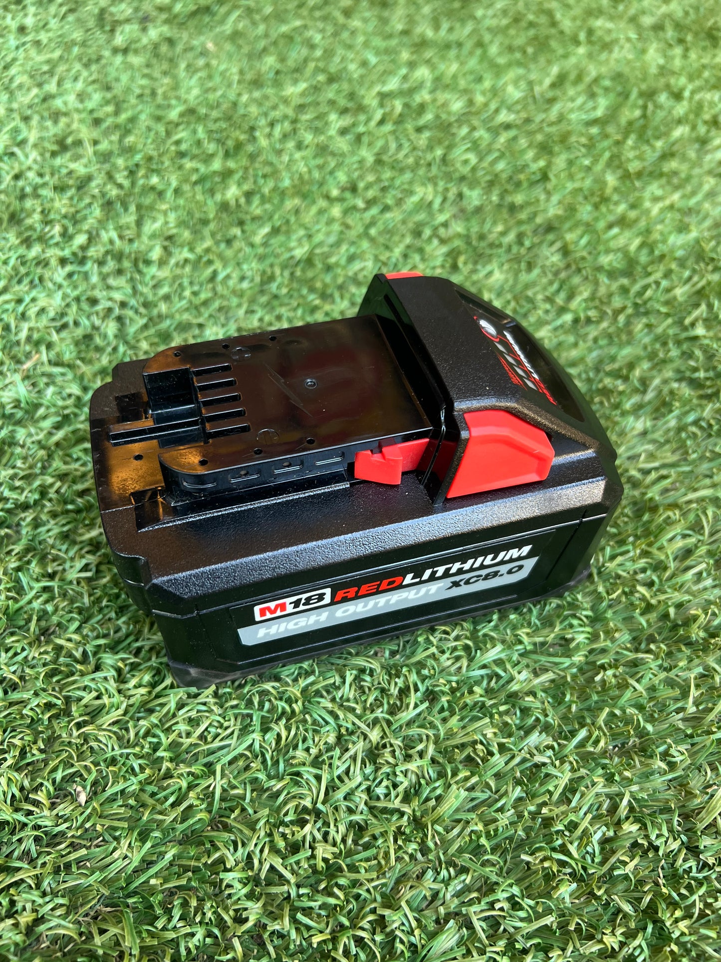 Milwaukee M18 18-Volt Lithium-Ion HIGH OUTPUT XC 8.0 Ah Battery