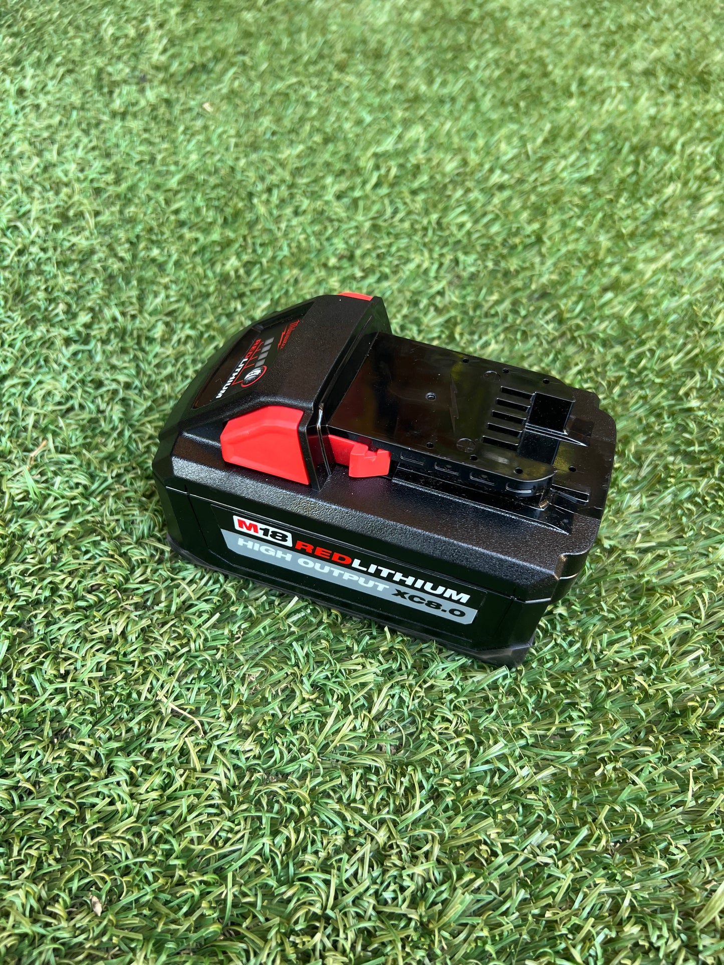 Milwaukee M18 18-Volt Lithium-Ion HIGH OUTPUT XC 8.0 Ah Battery