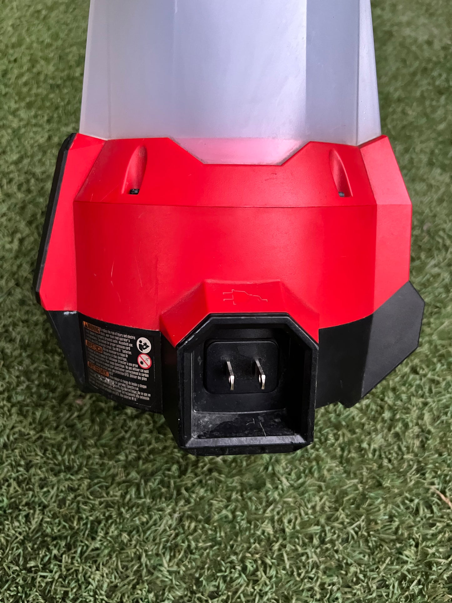 Milwaukee M18 18-Volt 2200 Lumens Cordless Radius LED Compact Site Light with Flood Mode (Tool-Only)