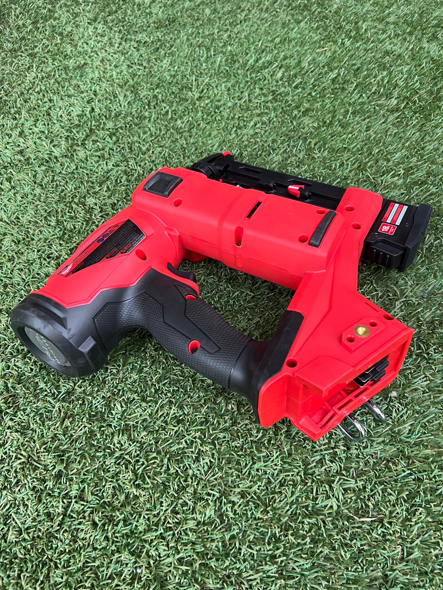 Milwaukee M18 FUEL 18-Volt Lithium-Ion Brushless Cordless 18-Gauge 1/4 in. Narrow Crown Stapler (Tool-Only)