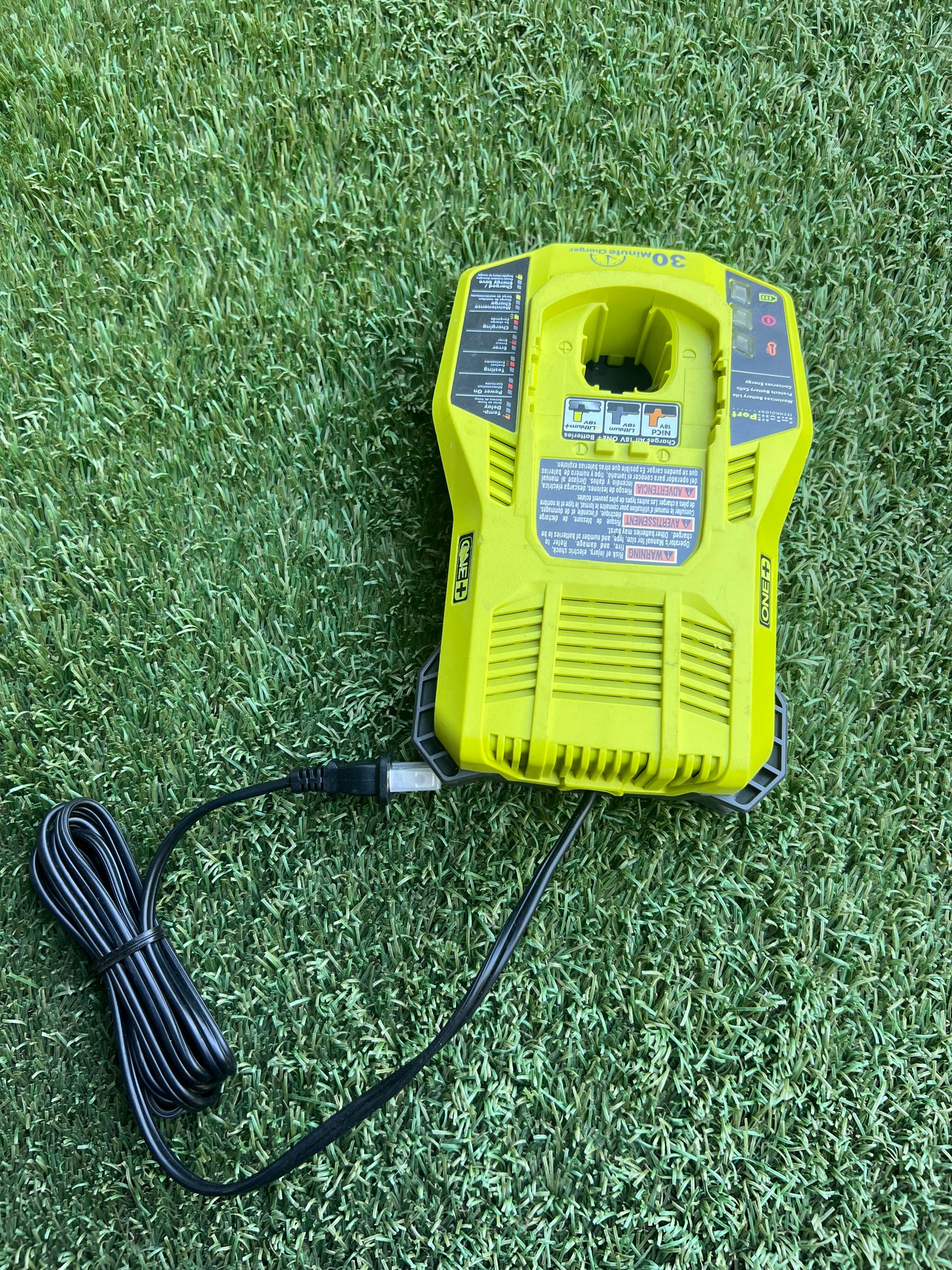RYOBI ONE+ 18V Dual Chemistry IntelliPort Charger