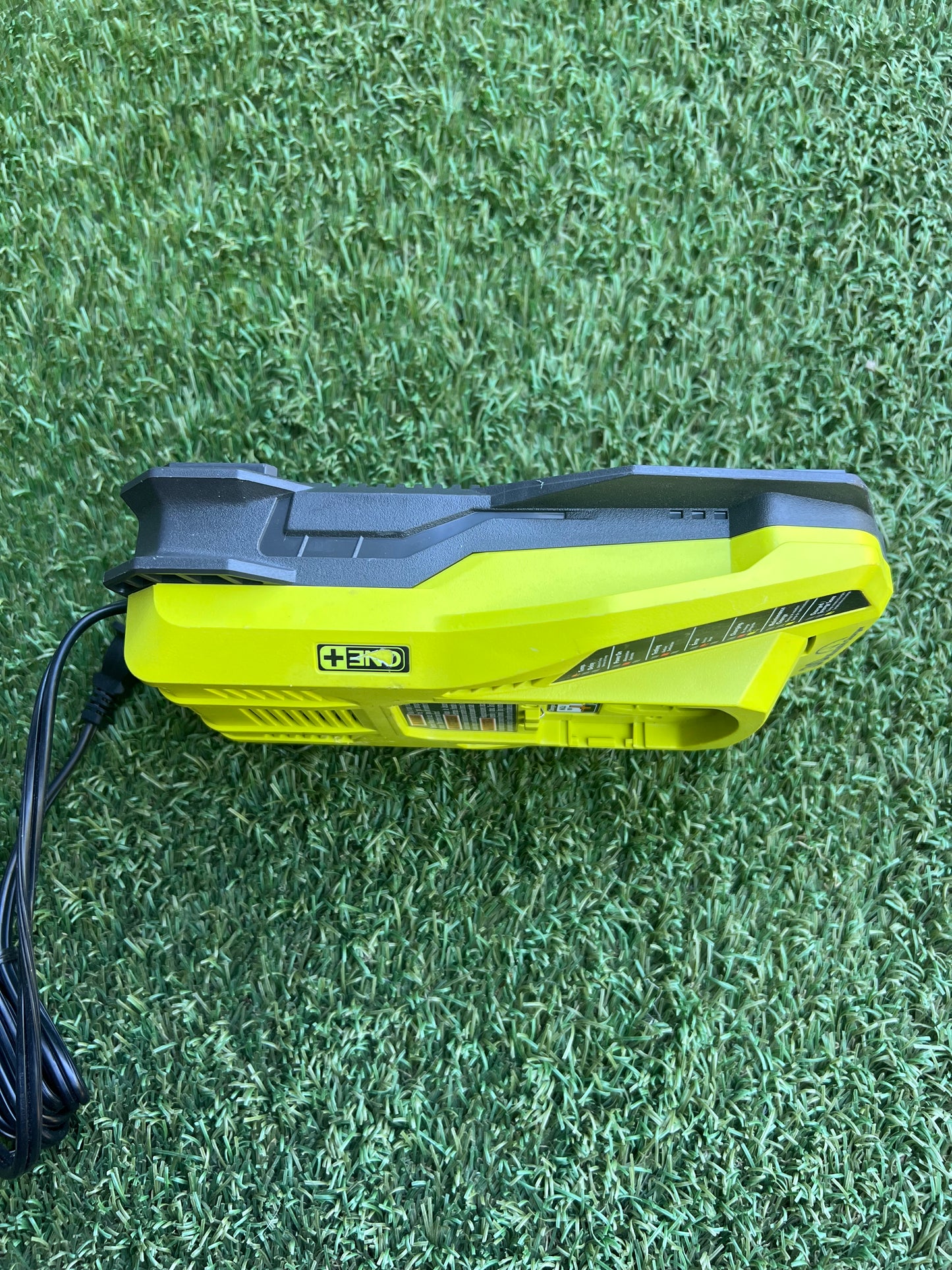 RYOBI ONE+ 18V Dual Chemistry IntelliPort Charger
