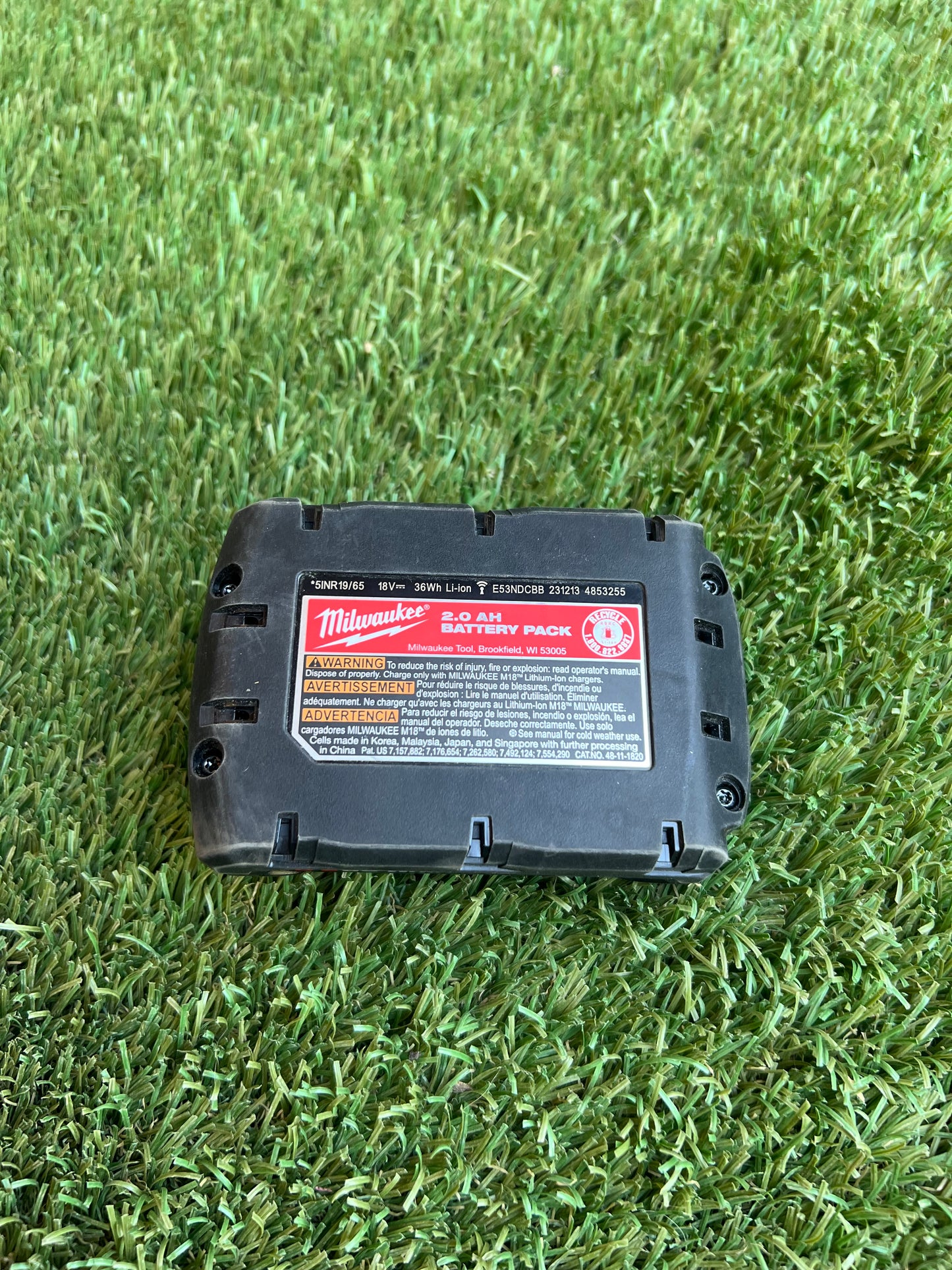 Milwaukee M18 18-Volt 2.0 Ah Lithium-Ion Compact Battery