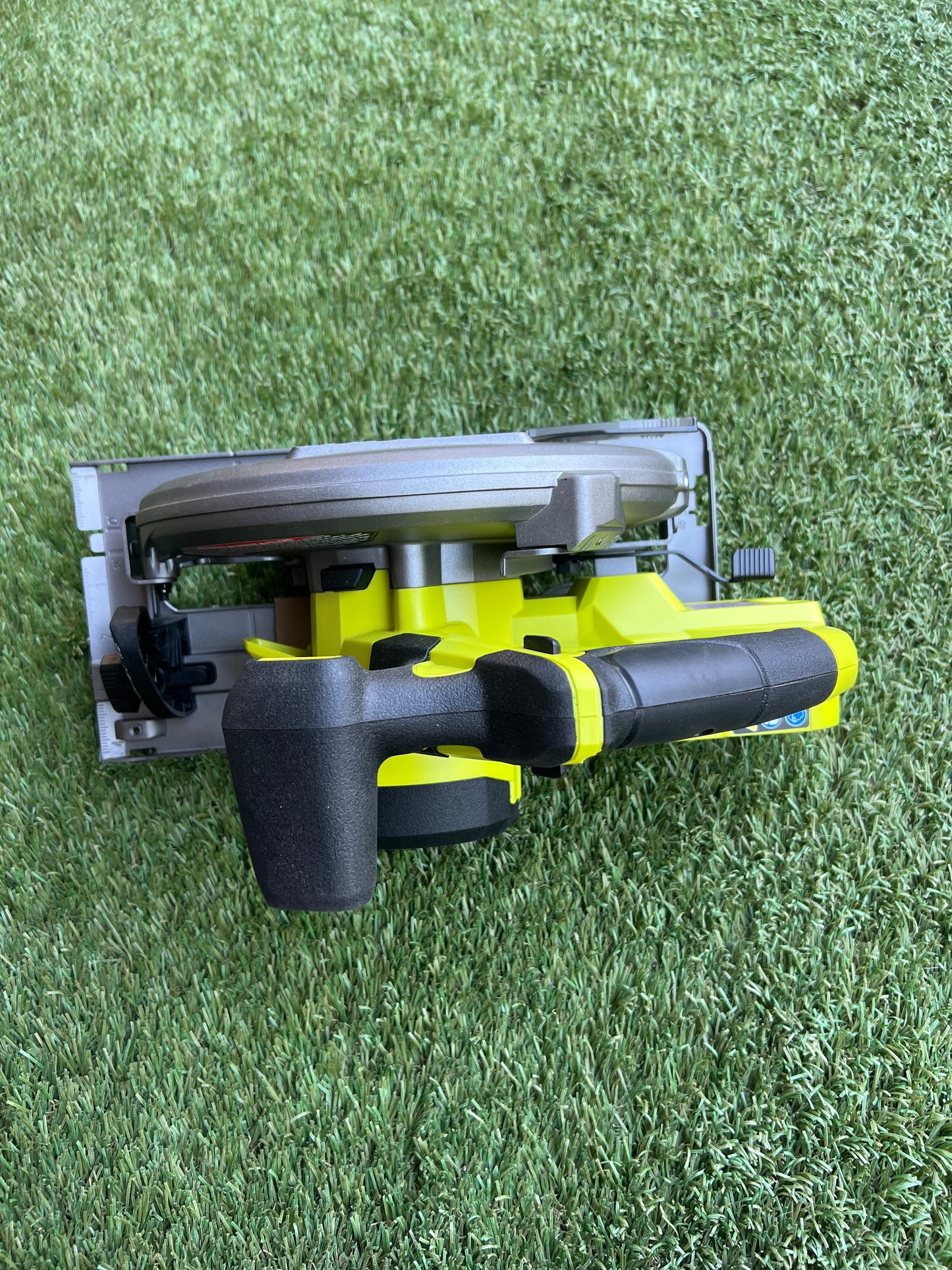 RYOBI ONE+ HP 18V Brushless Cordless 7-1/4 in. Circular Saw (Tool Only)
