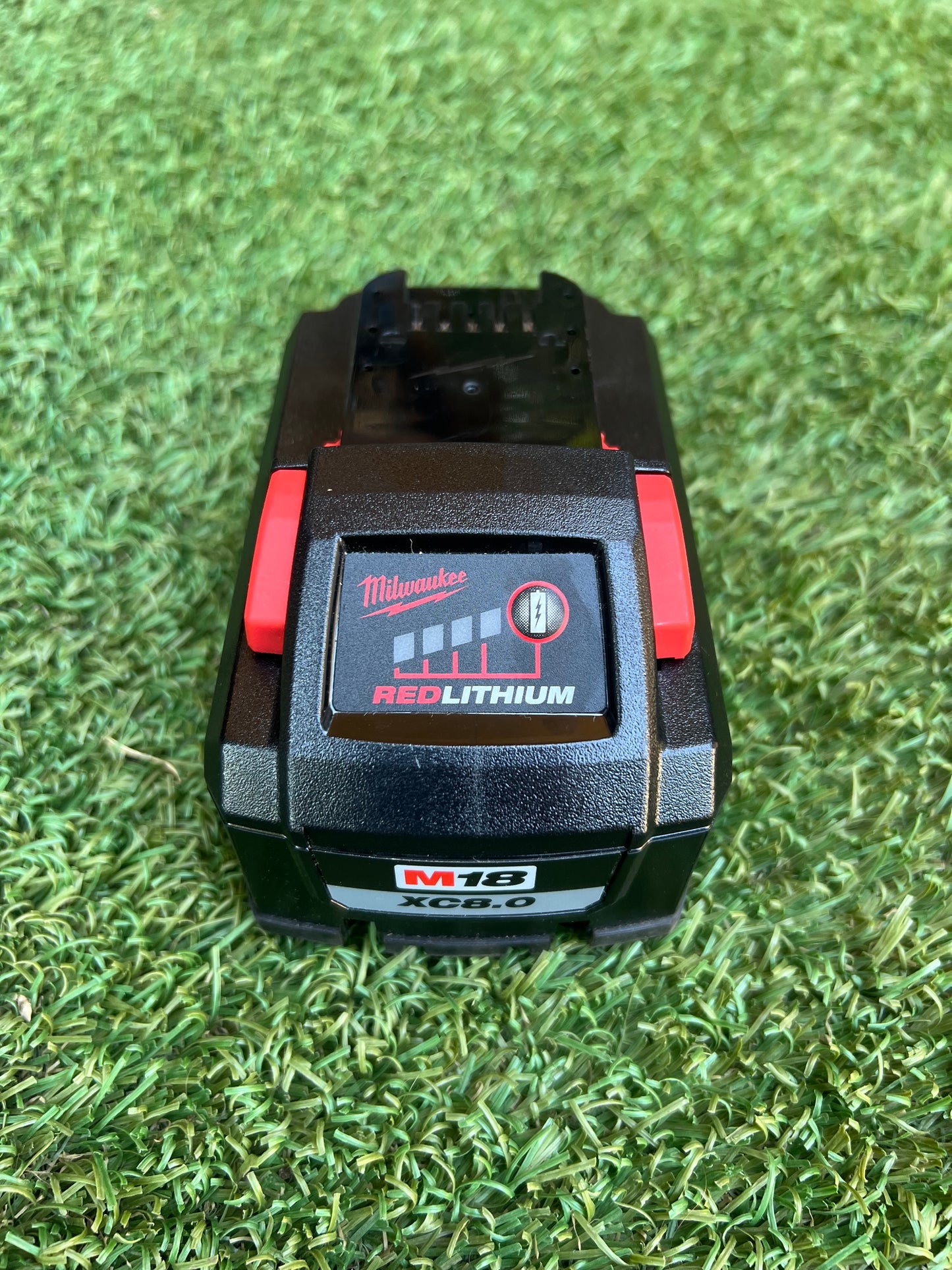 Milwaukee M18 18-Volt Lithium-Ion HIGH OUTPUT XC 8.0 Ah Battery