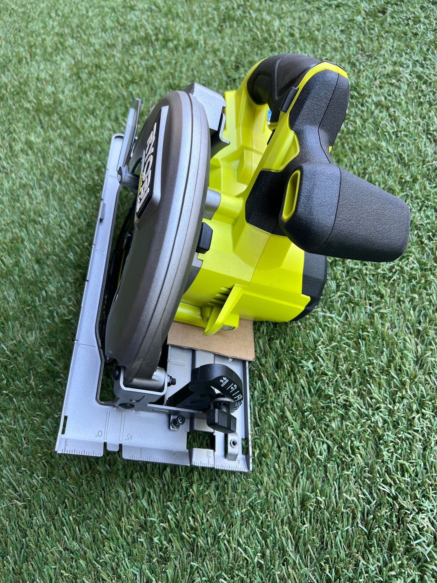RYOBI ONE+ HP 18V Brushless Cordless 7-1/4 in. Circular Saw (Tool Only)